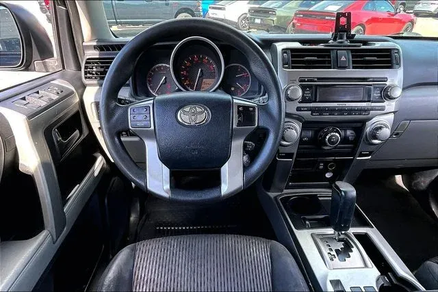 2013 Toyota 4Runner SR5 thumbnail 8