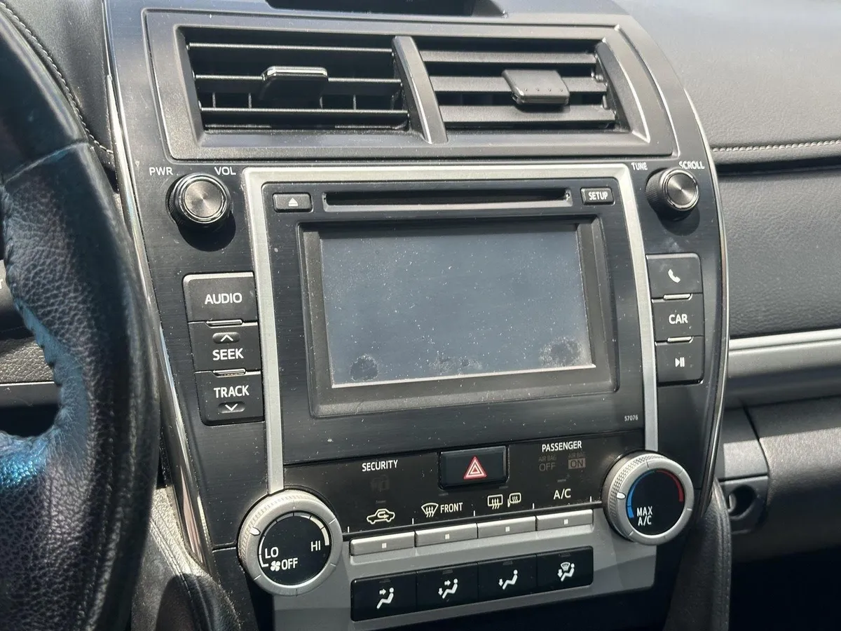2013 Toyota Camry SE thumbnail 11