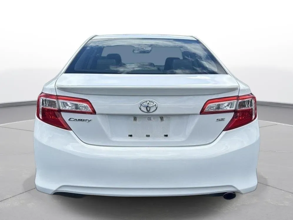 2013 Toyota Camry SE thumbnail 7