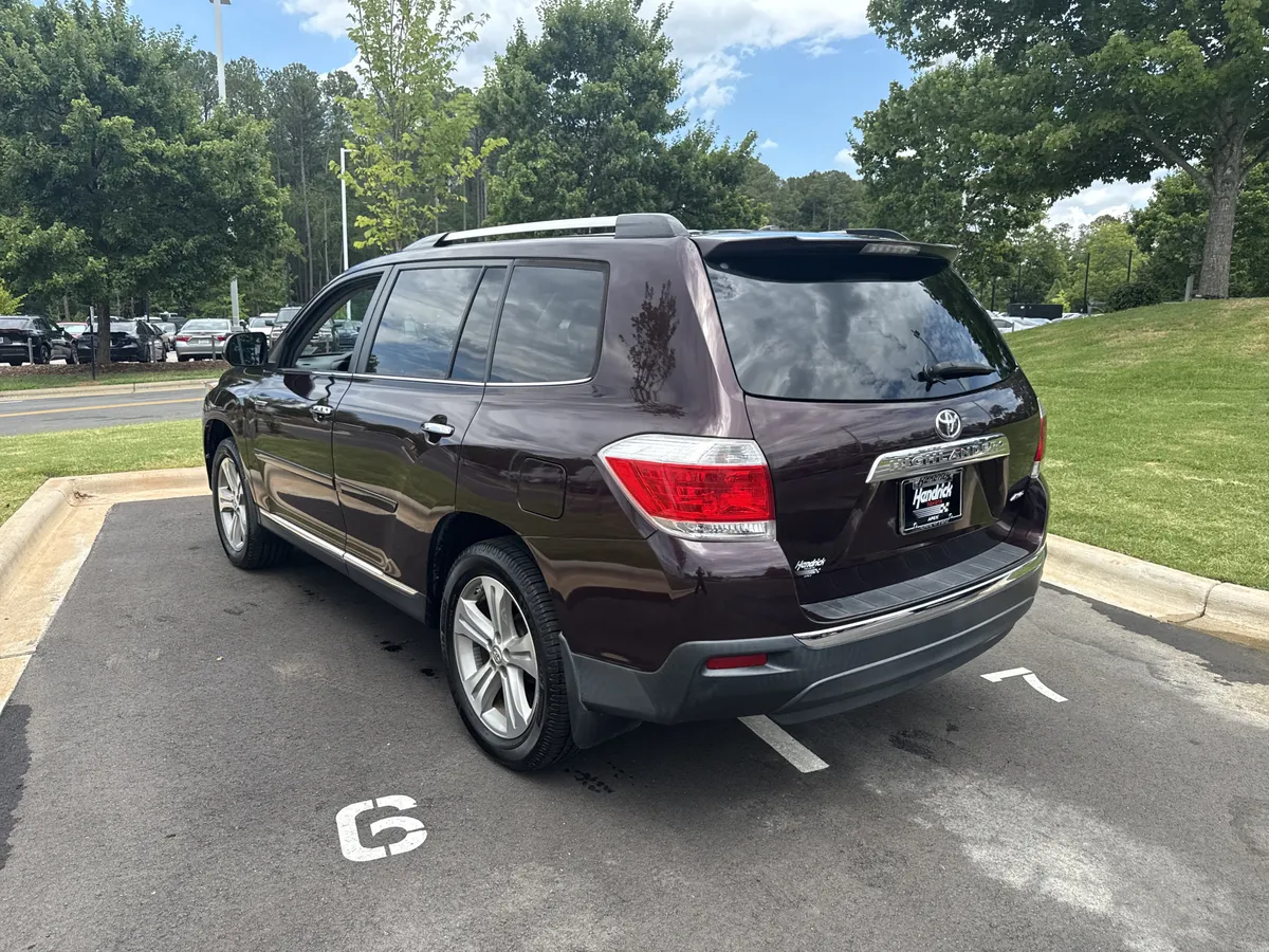 2013 Toyota Highlander Limited thumbnail 11
