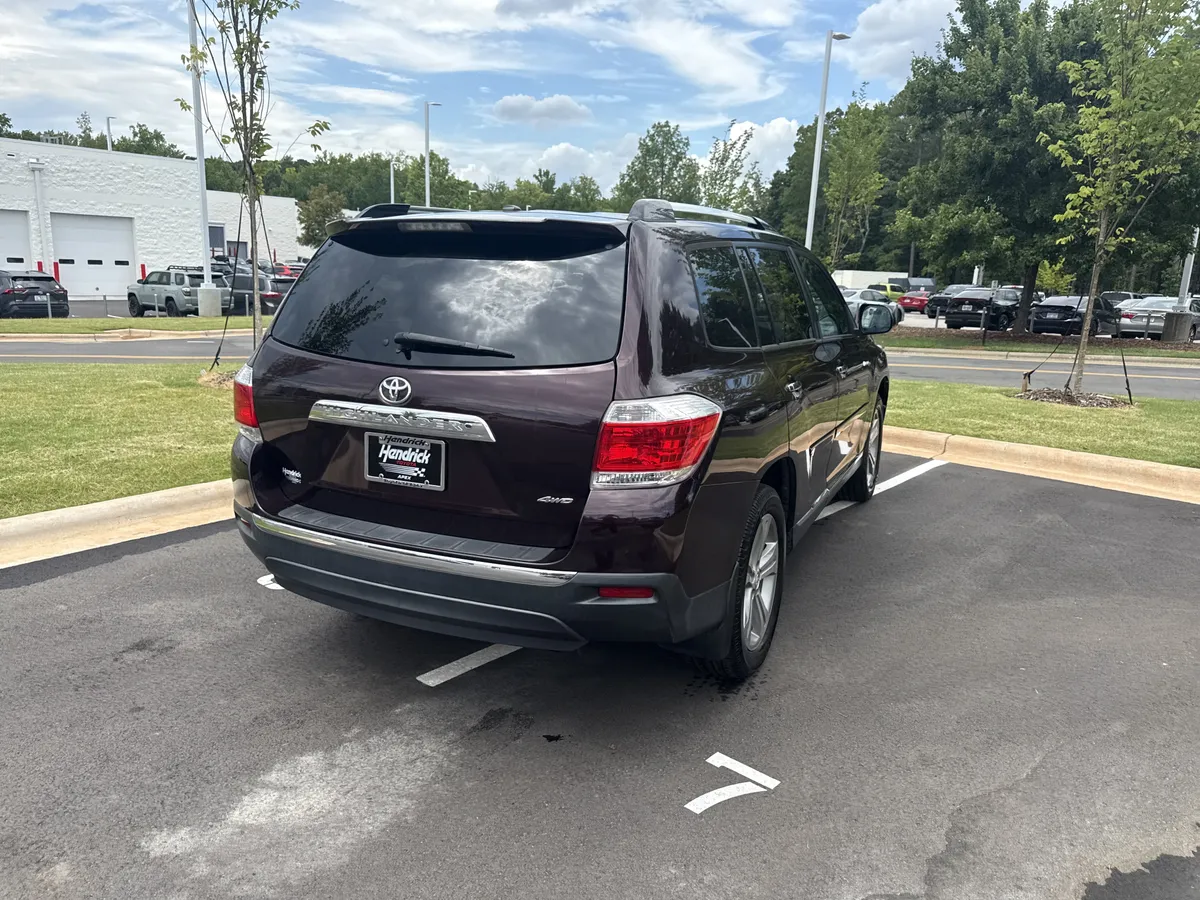 2013 Toyota Highlander Limited thumbnail 13