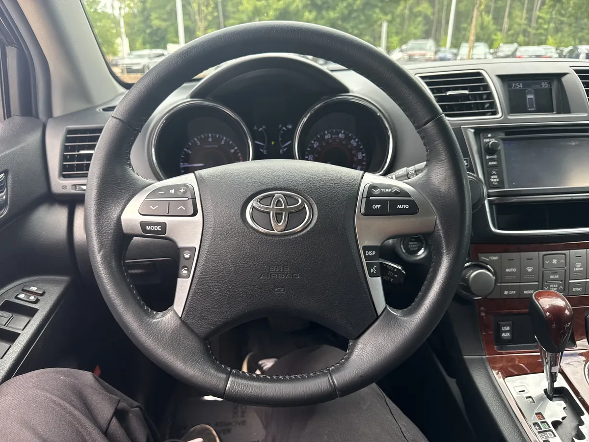 2013 Toyota Highlander Limited thumbnail 17