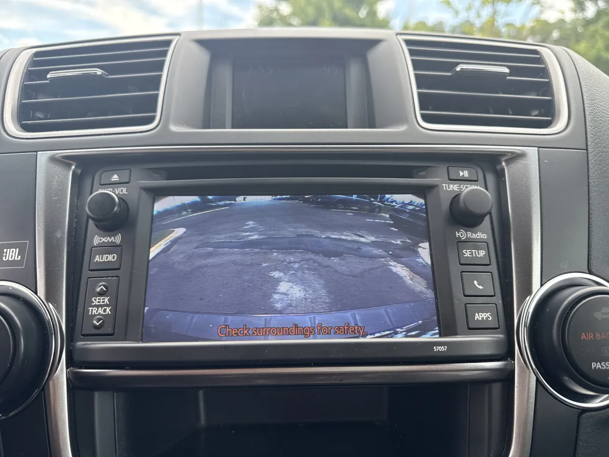 2013 Toyota Highlander Limited thumbnail 18