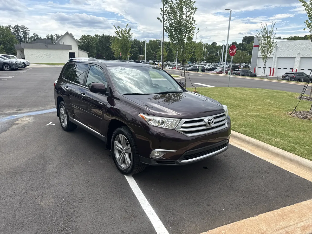 2013 Toyota Highlander Limited thumbnail 4
