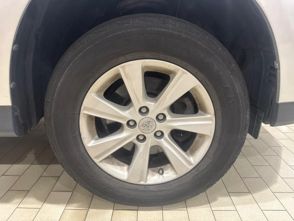2013 Toyota Highlander SE thumbnail 4