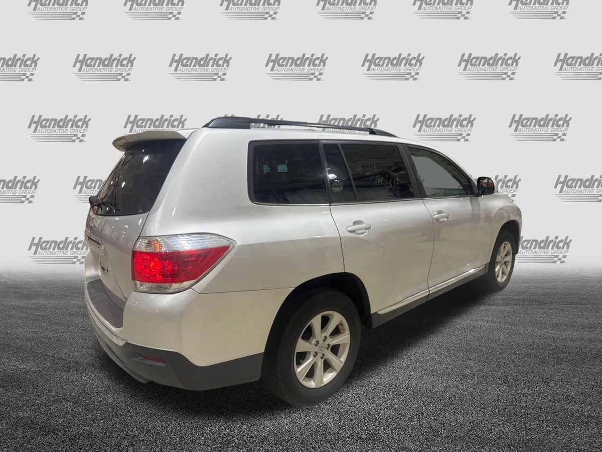 2013 Toyota Highlander SE thumbnail 5