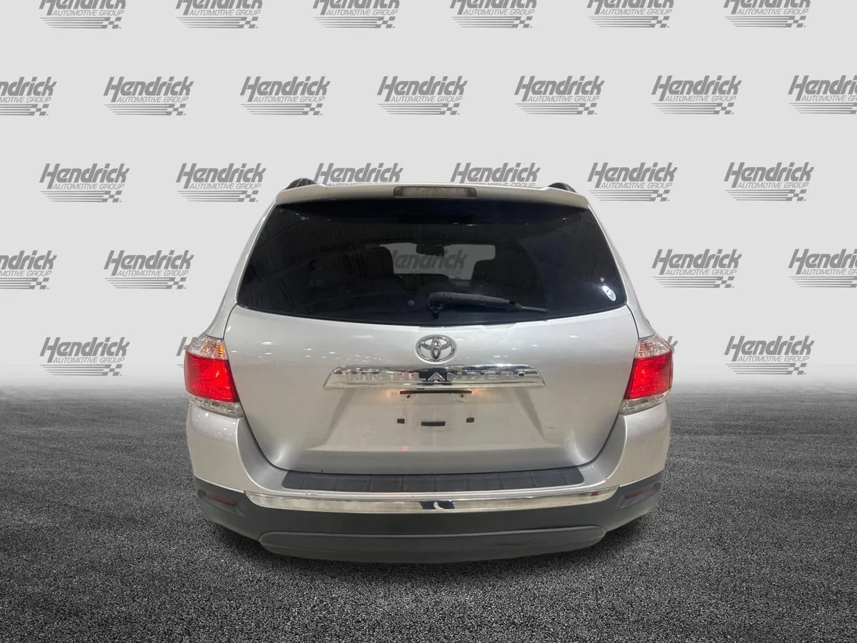2013 Toyota Highlander SE thumbnail 6