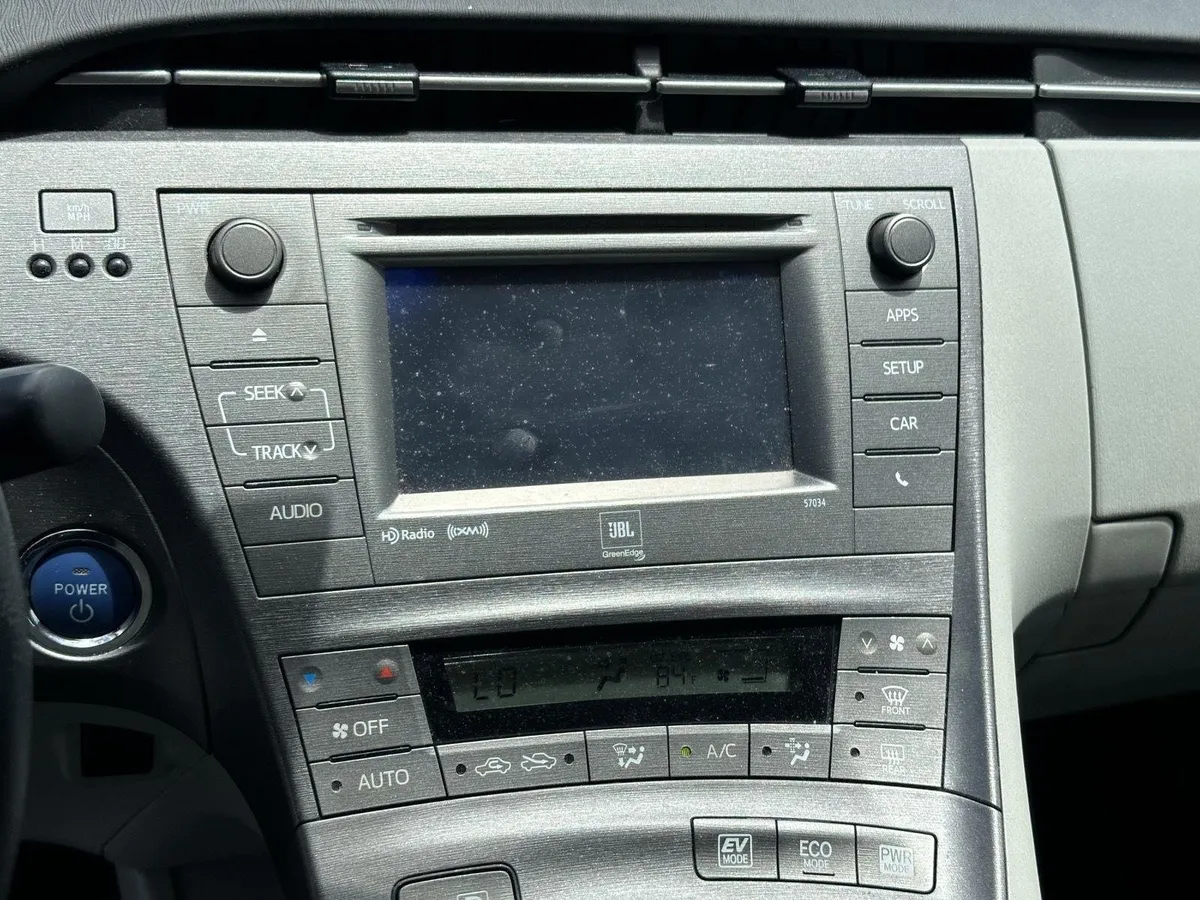 2013 Toyota Prius Five thumbnail 11