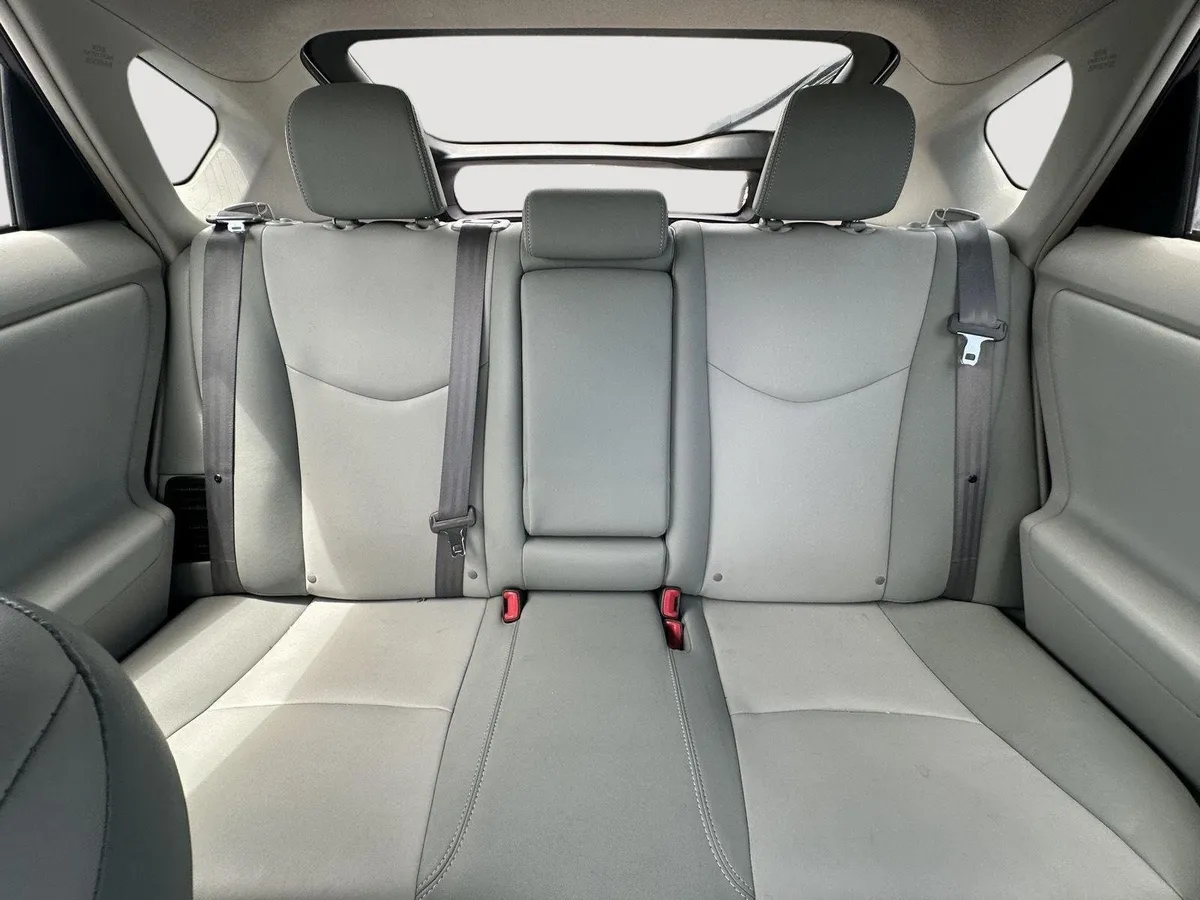 2013 Toyota Prius Five thumbnail 12