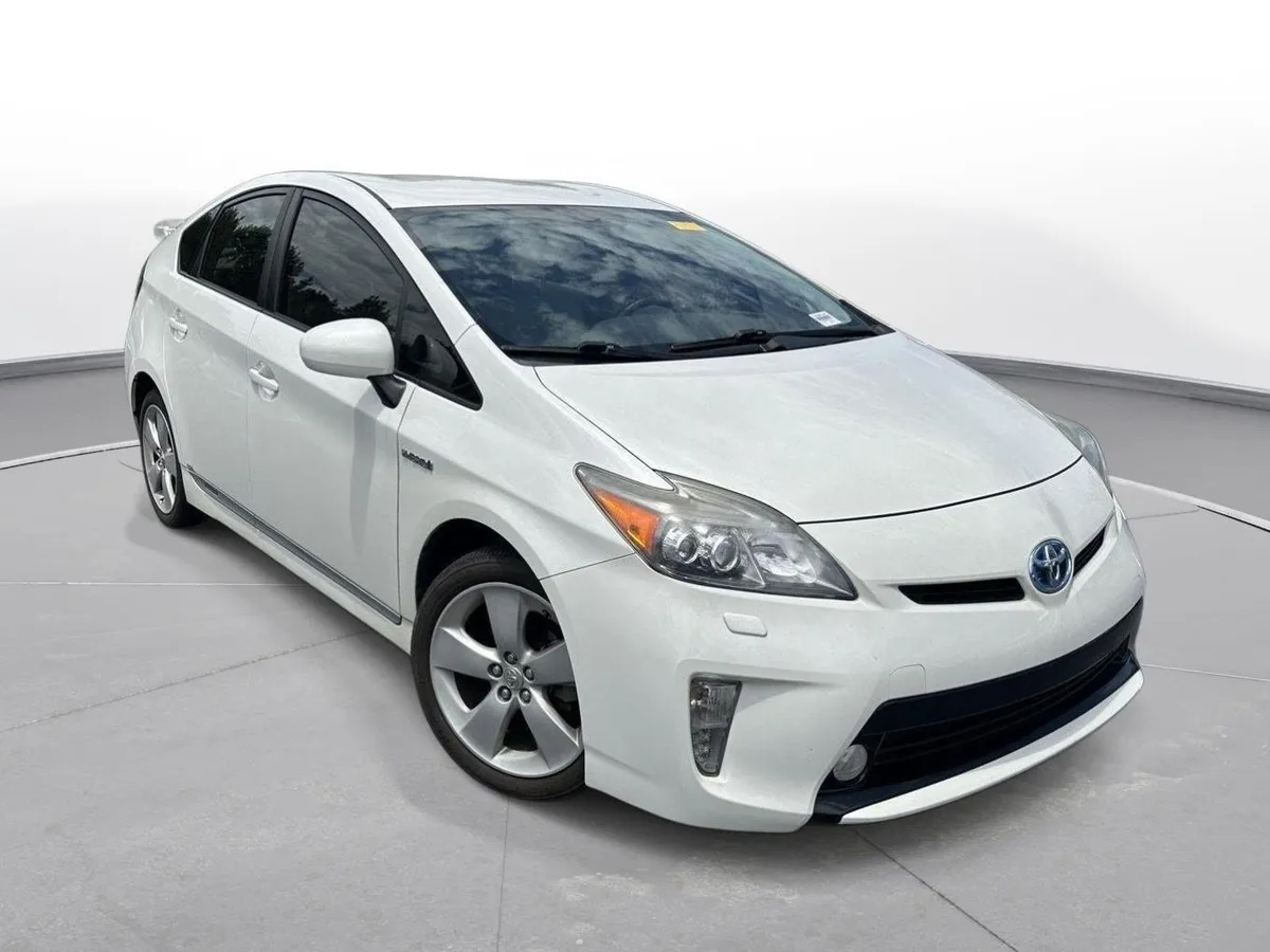 2013 Toyota Prius Five thumbnail 4