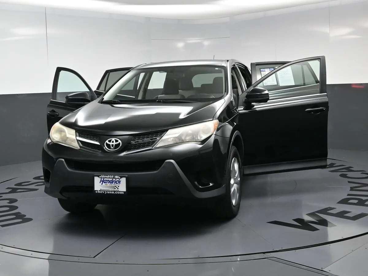 2013 Toyota RAV4 LE thumbnail 21