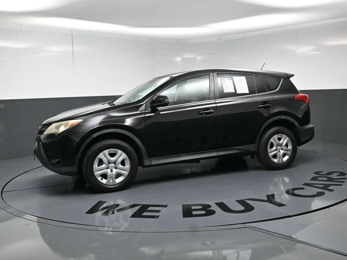 2013 Toyota RAV4 LE thumbnail 5