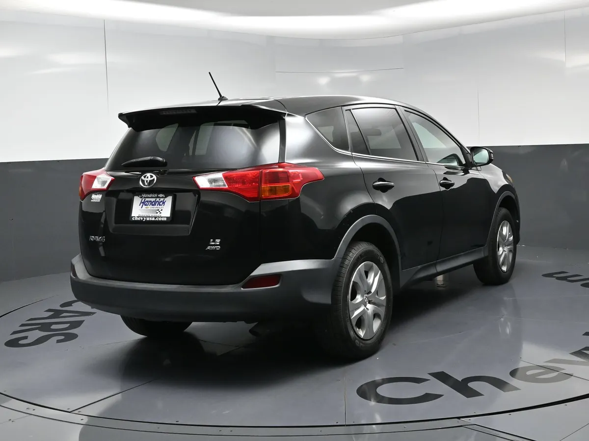 2013 Toyota RAV4 LE thumbnail 8