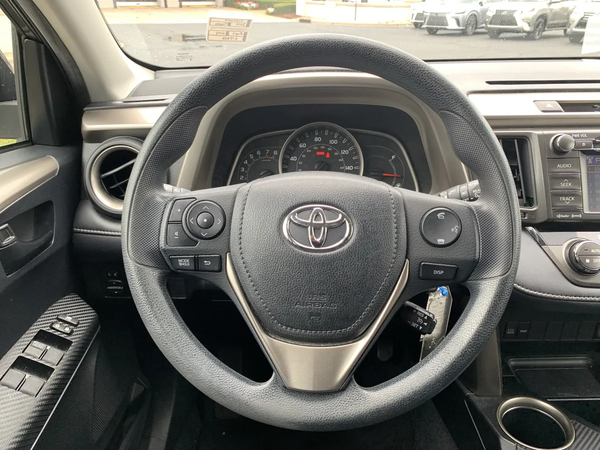 2013 Toyota RAV4 XLE thumbnail 17
