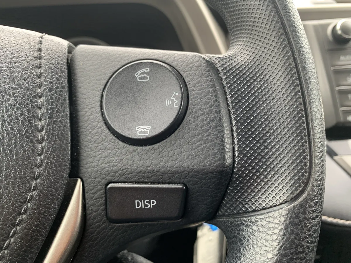 2013 Toyota RAV4 XLE thumbnail 19