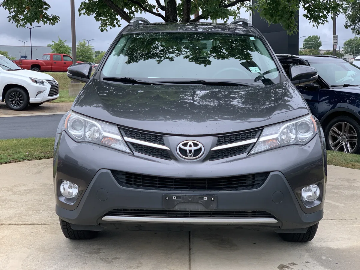 2013 Toyota RAV4 XLE thumbnail 2