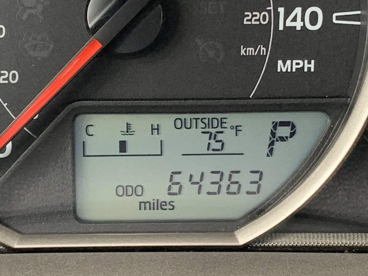 2013 Toyota RAV4 XLE thumbnail 21