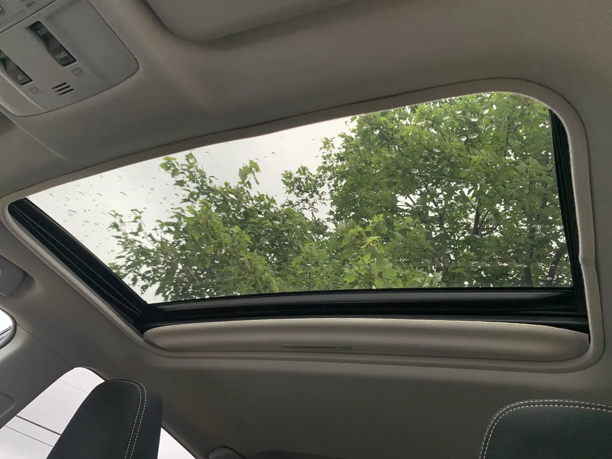 2013 Toyota RAV4 XLE thumbnail 27