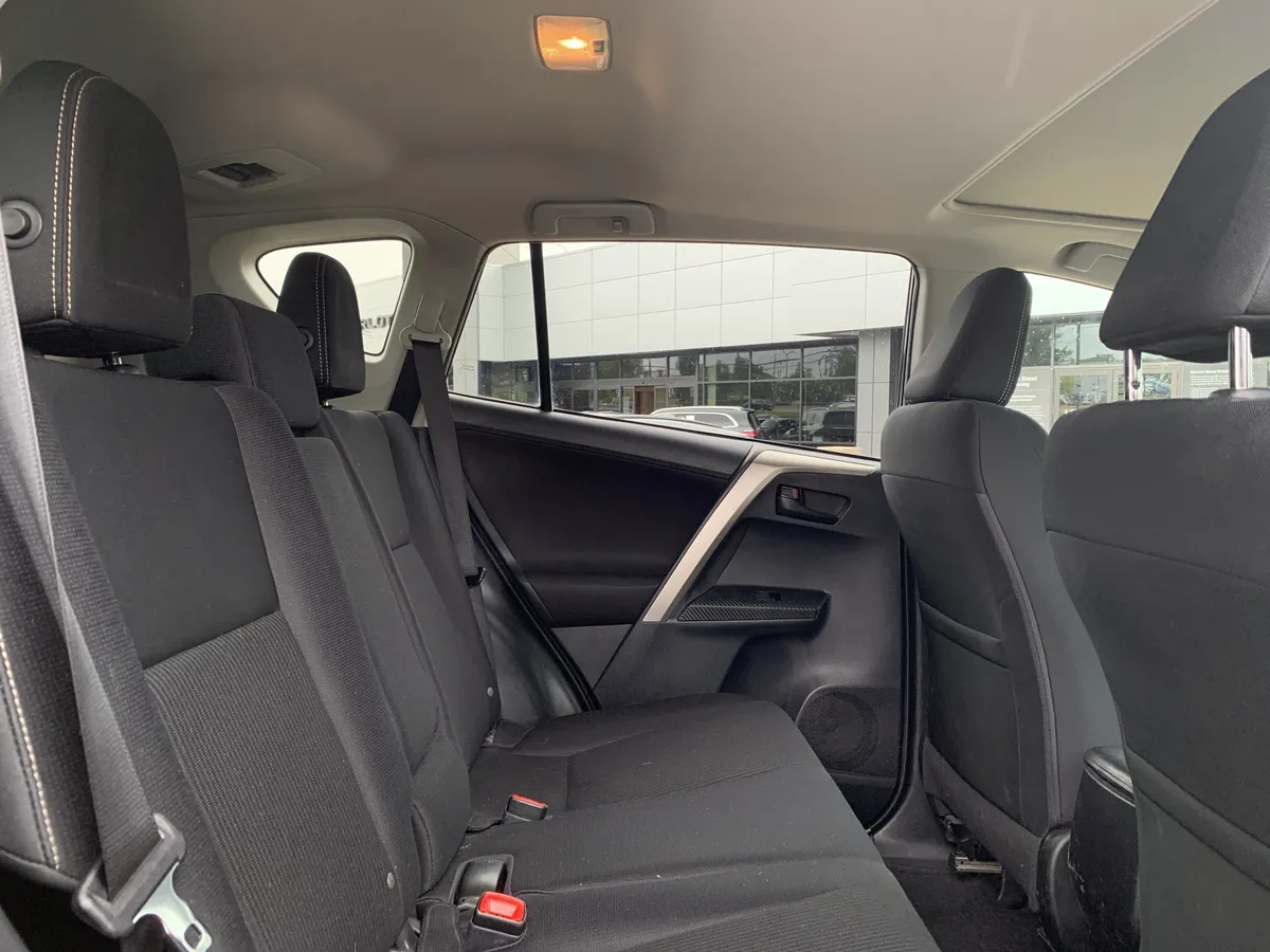2013 Toyota RAV4 XLE thumbnail 32