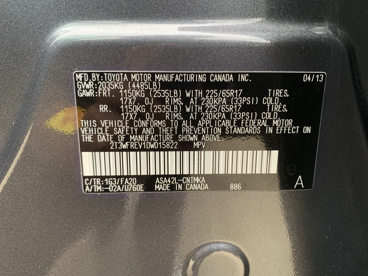 2013 Toyota RAV4 XLE thumbnail 35