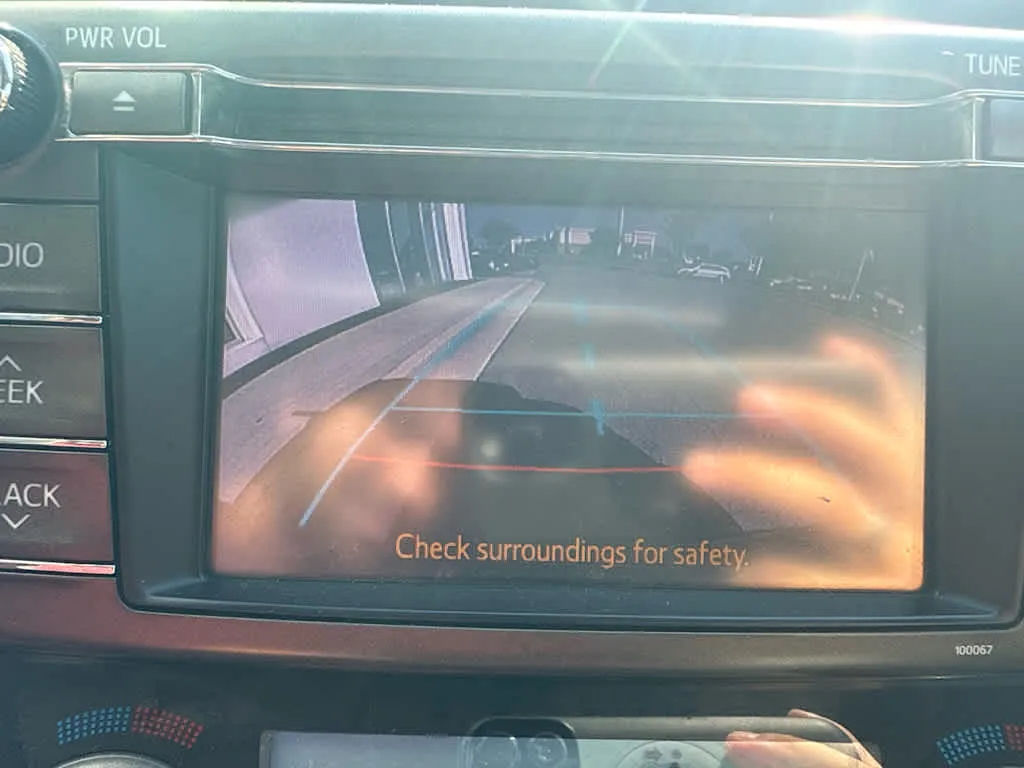 2013 Toyota RAV4 XLE thumbnail 13