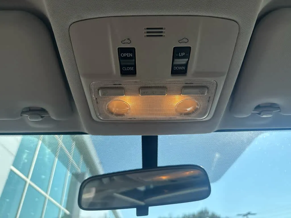 2013 Toyota RAV4 XLE thumbnail 14