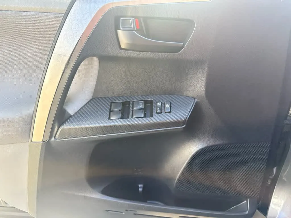 2013 Toyota RAV4 XLE thumbnail 16