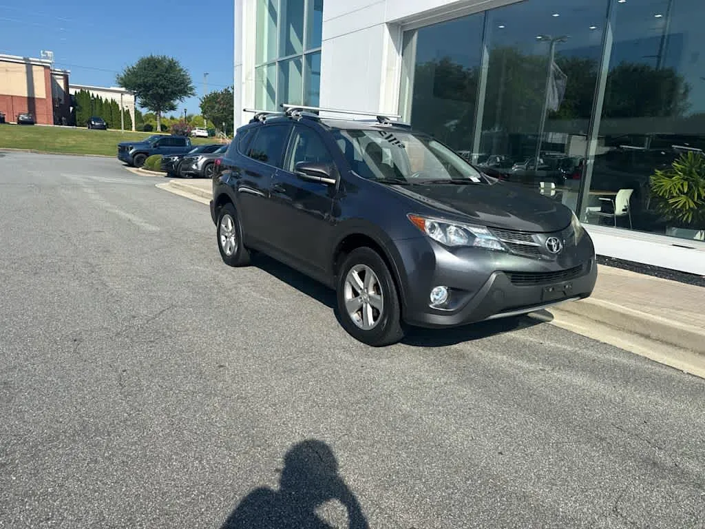 2013 Toyota RAV4 XLE thumbnail 2