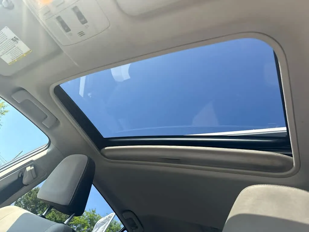 2013 Toyota RAV4 XLE thumbnail 20