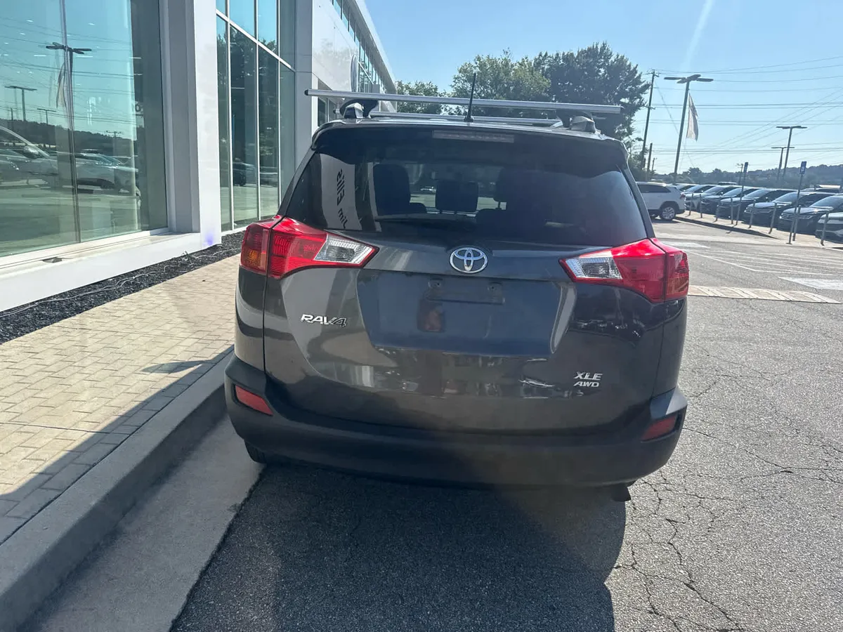2013 Toyota RAV4 XLE thumbnail 26