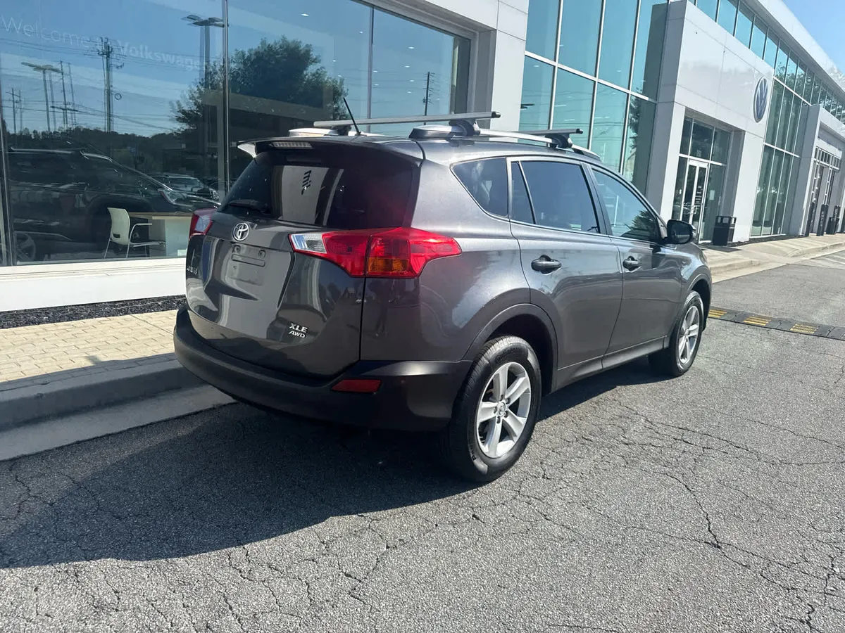 2013 Toyota RAV4 XLE thumbnail 27
