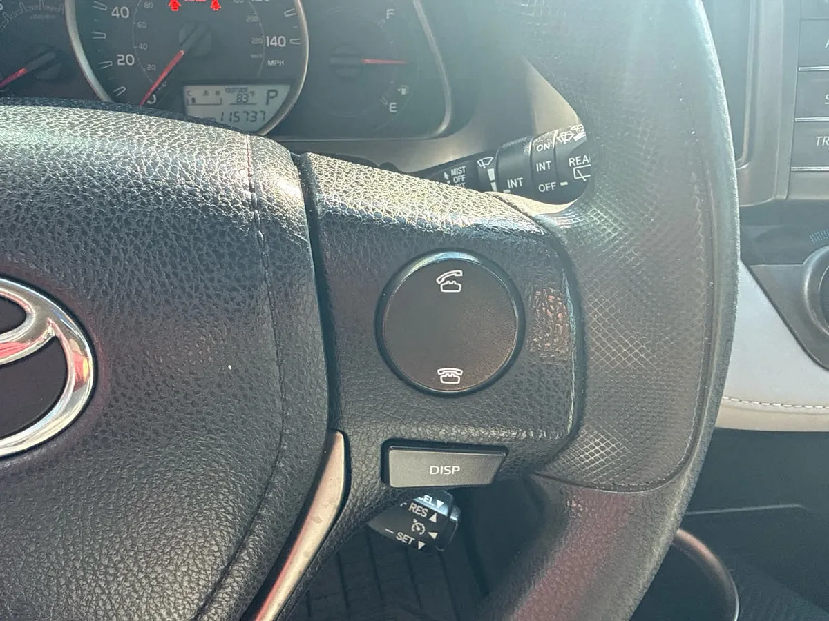 2013 Toyota RAV4 XLE thumbnail 31