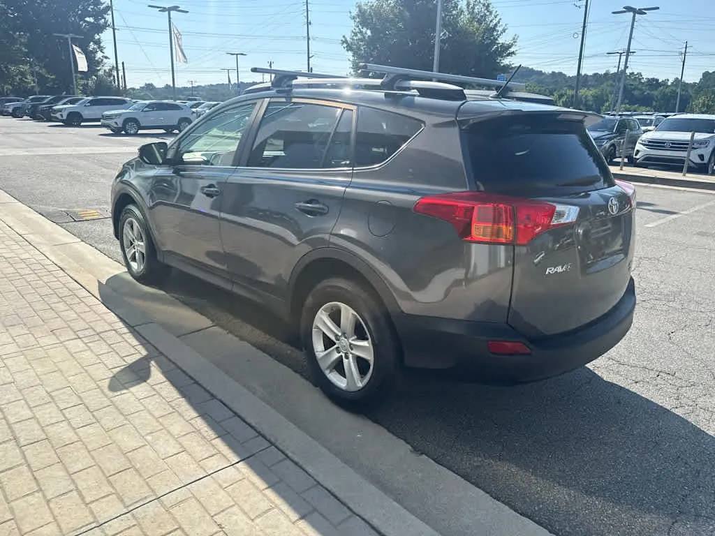 2013 Toyota RAV4 XLE thumbnail 5