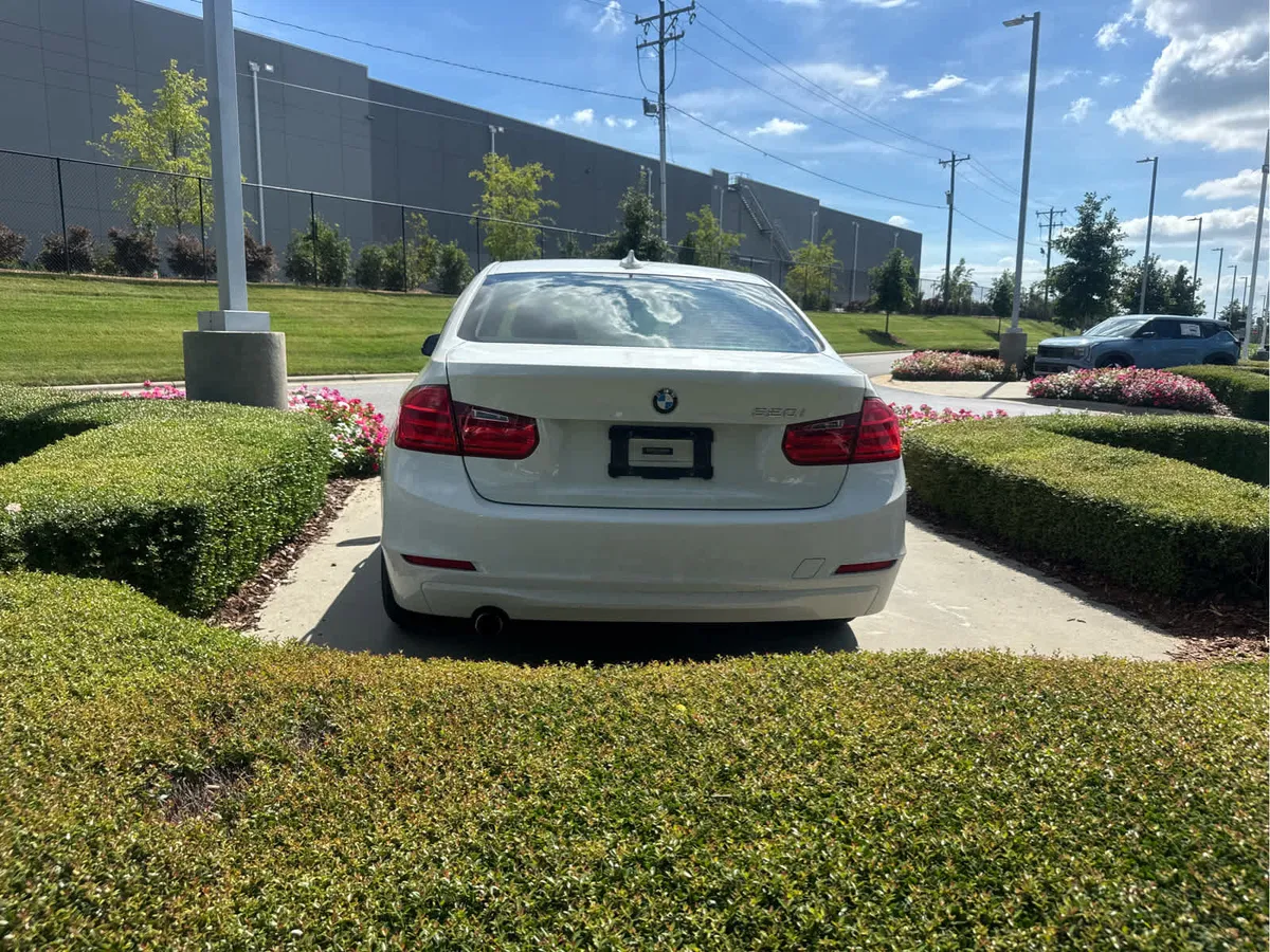 2014 BMW 3 Series 320i thumbnail 6