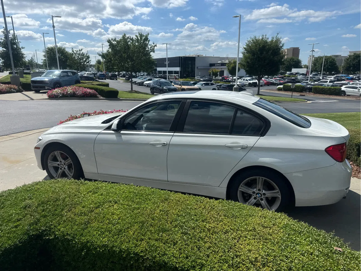 2014 BMW 3 Series 320i thumbnail 8