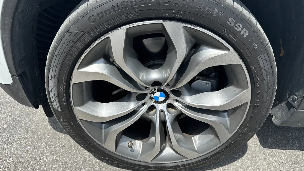 2014 BMW X6 xDrive50i thumbnail 11
