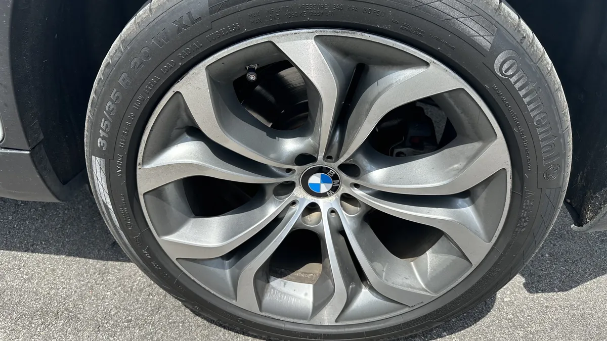 2014 BMW X6 xDrive50i thumbnail 12