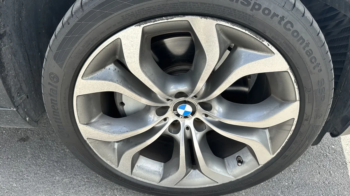 2014 BMW X6 xDrive50i thumbnail 14