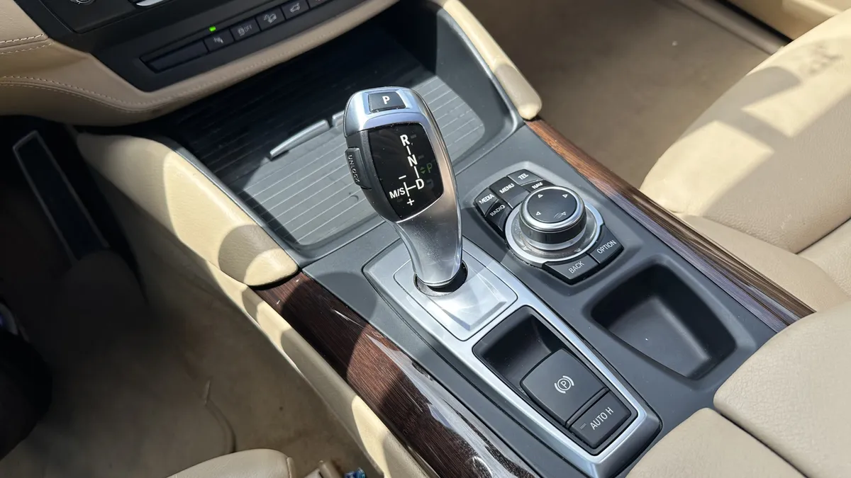2014 BMW X6 xDrive50i thumbnail 26