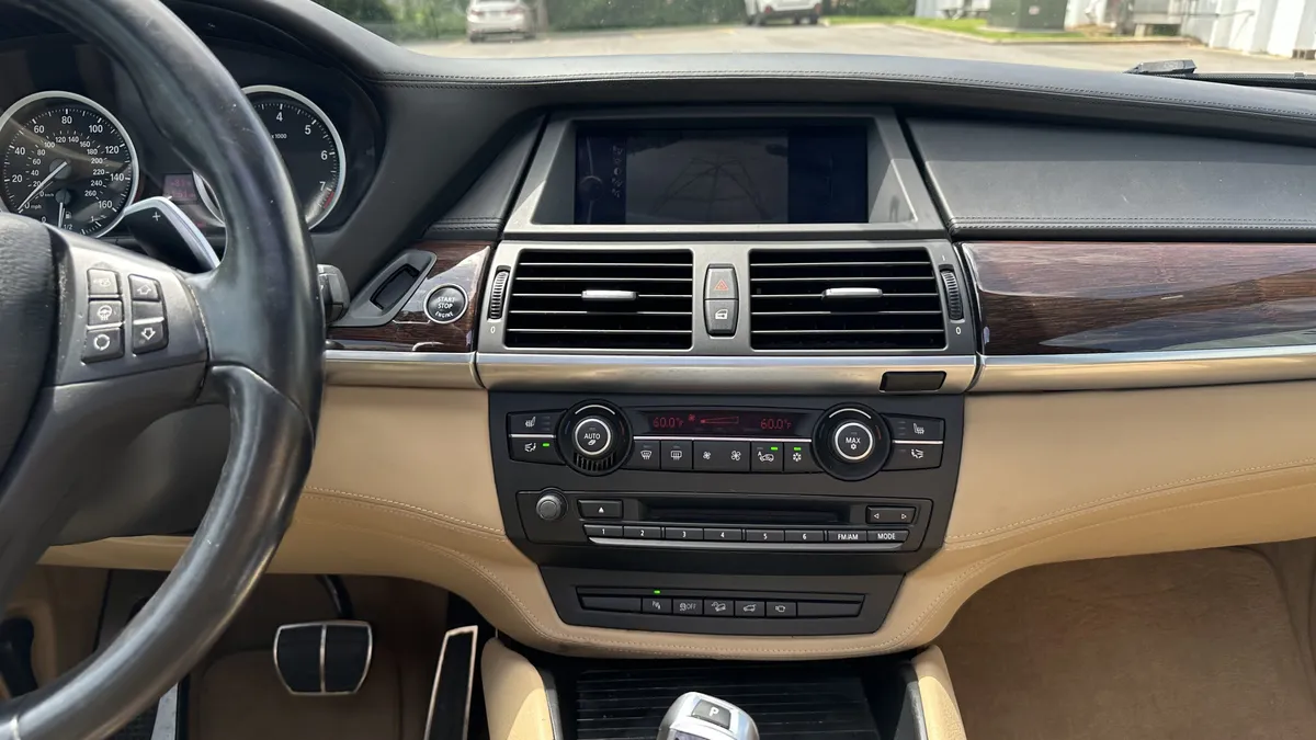 2014 BMW X6 xDrive50i thumbnail 30
