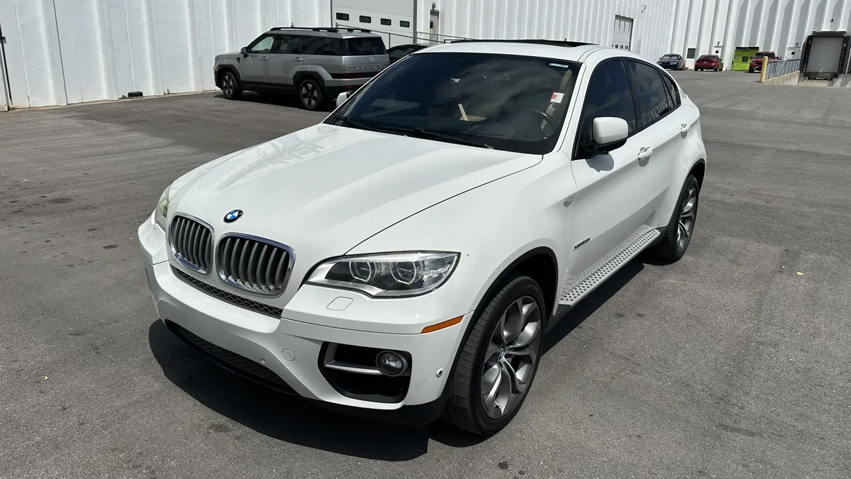 2014 BMW X6 xDrive50i thumbnail 4