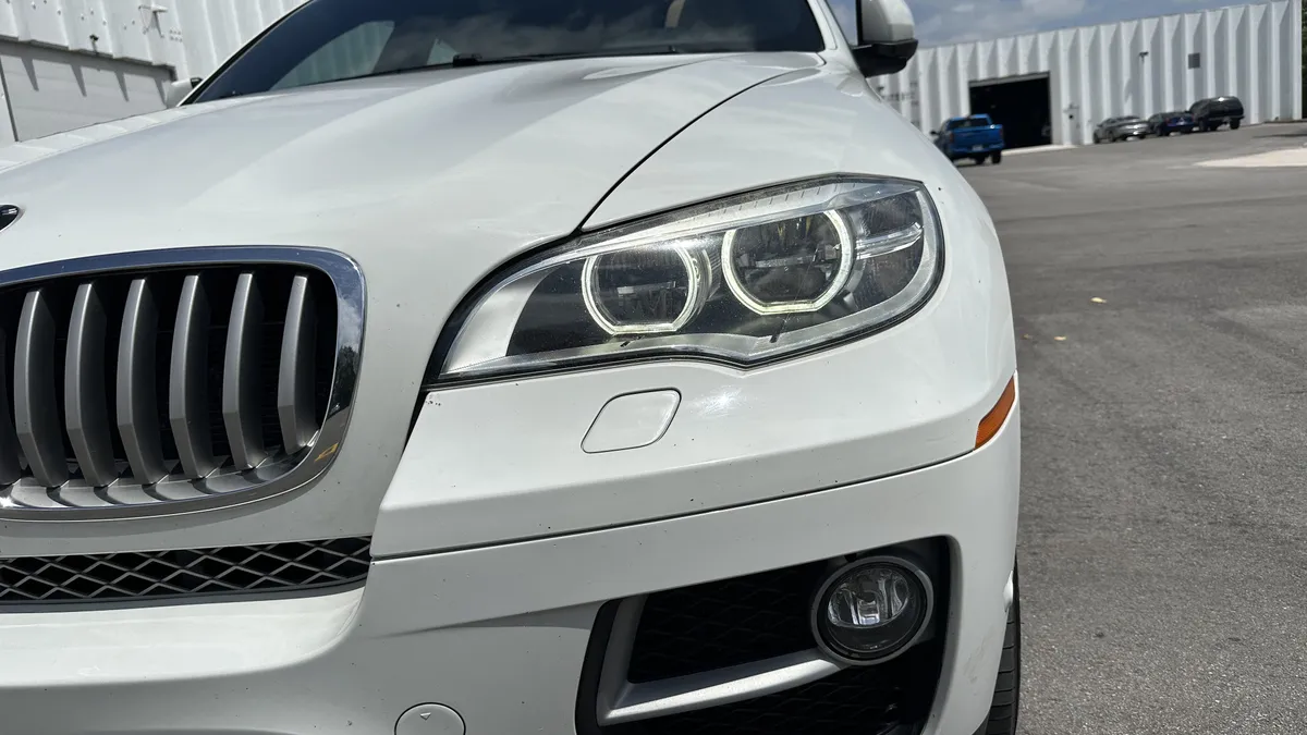 2014 BMW X6 xDrive50i thumbnail 5