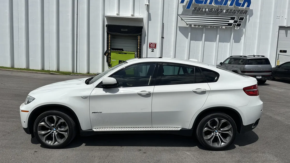 2014 BMW X6 xDrive50i thumbnail 6