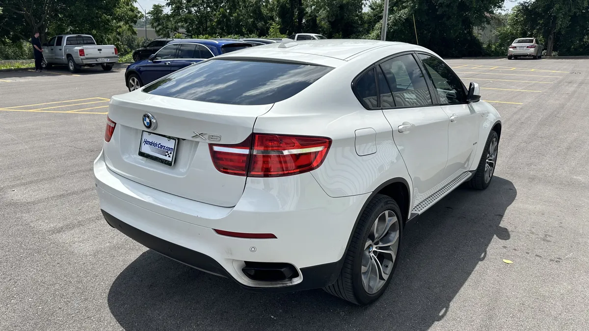 2014 BMW X6 xDrive50i thumbnail 9