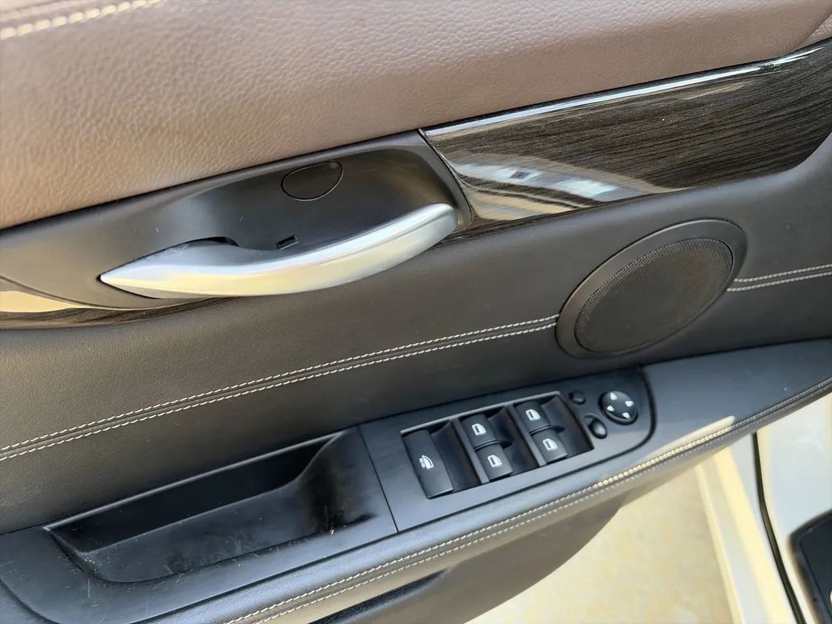 2014 BMW Z4 sDrive35is thumbnail 16