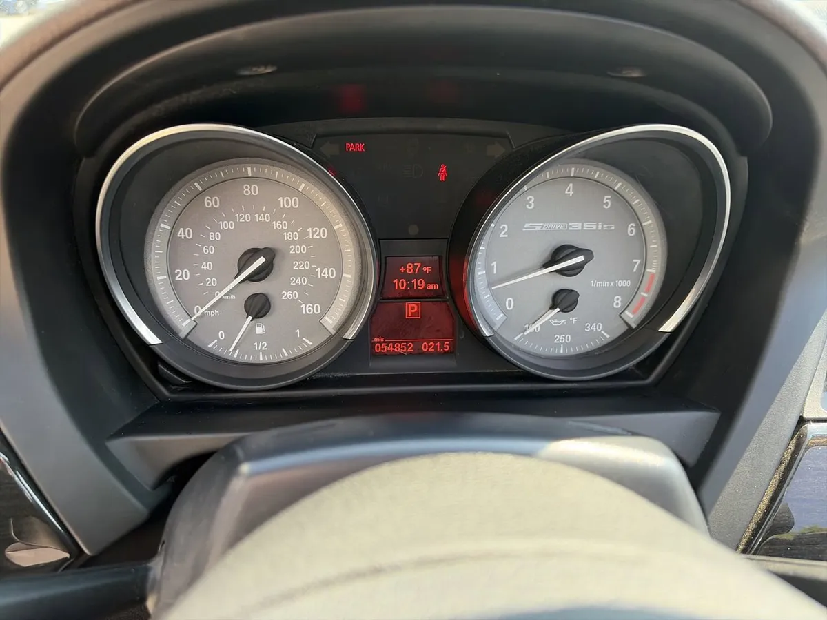 2014 BMW Z4 sDrive35is thumbnail 19