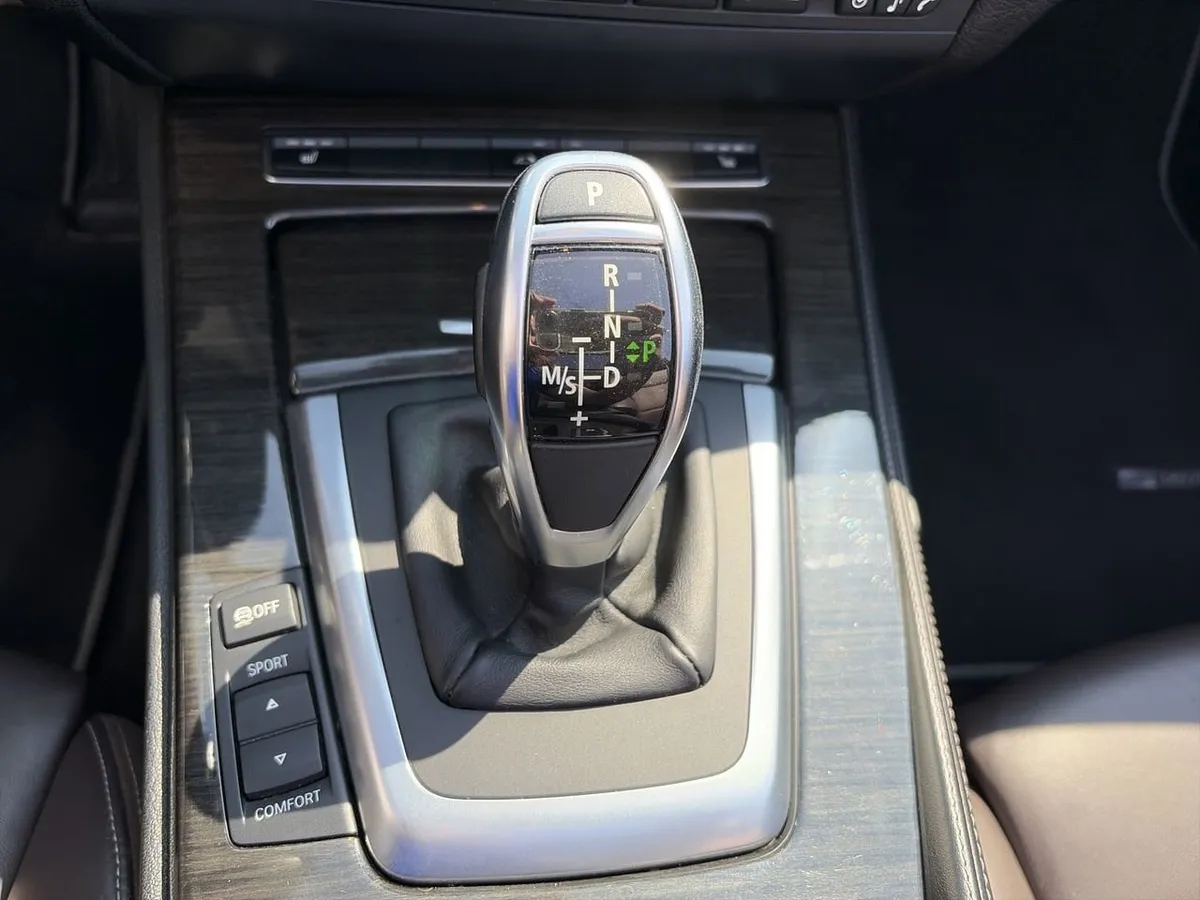 2014 BMW Z4 sDrive35is thumbnail 22