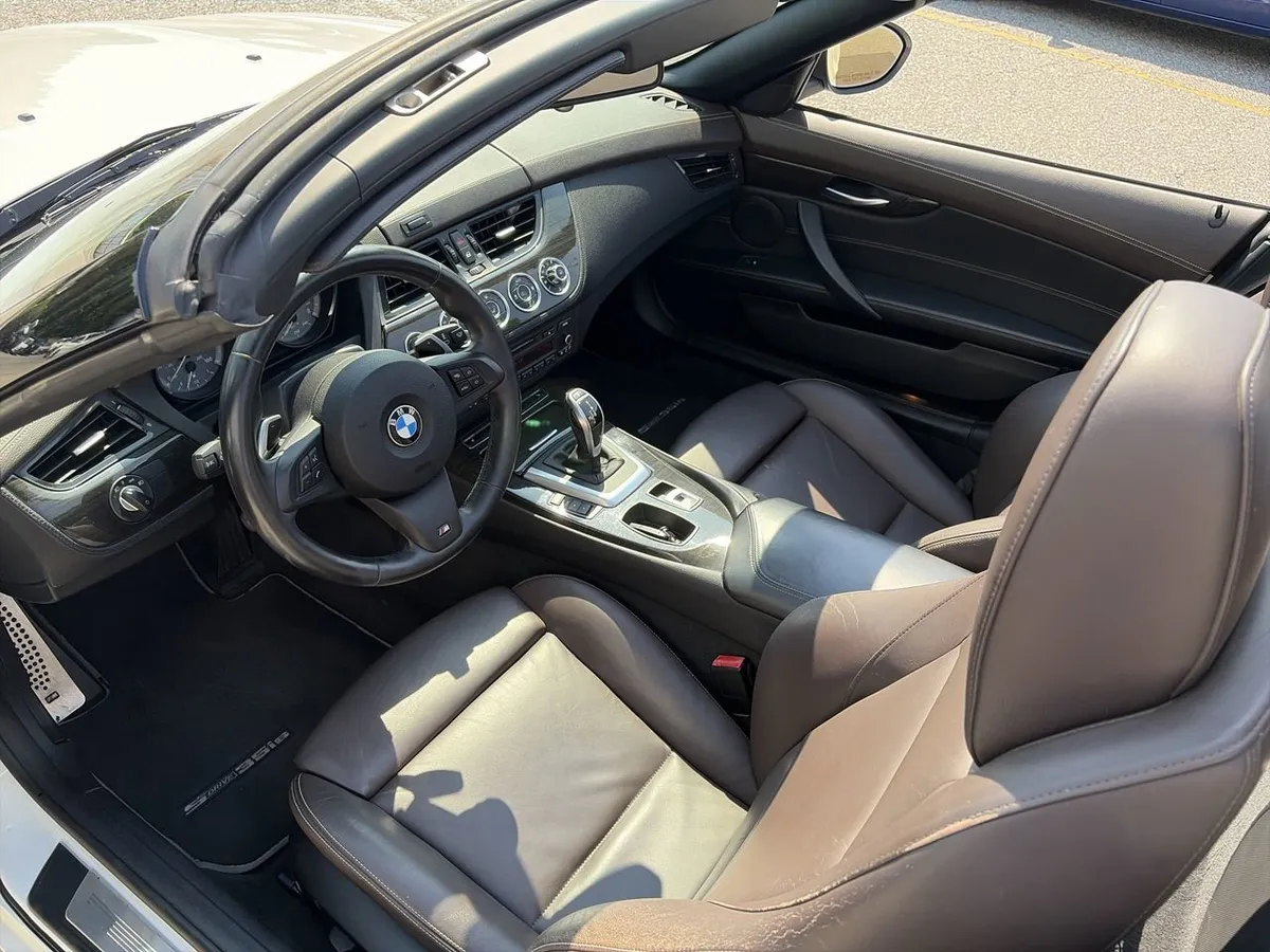 2014 BMW Z4 sDrive35is thumbnail 23