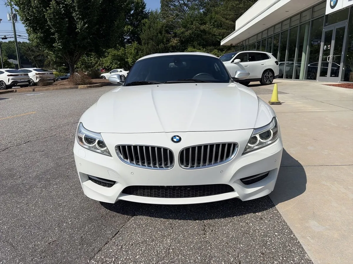 2014 BMW Z4 sDrive35is thumbnail 3
