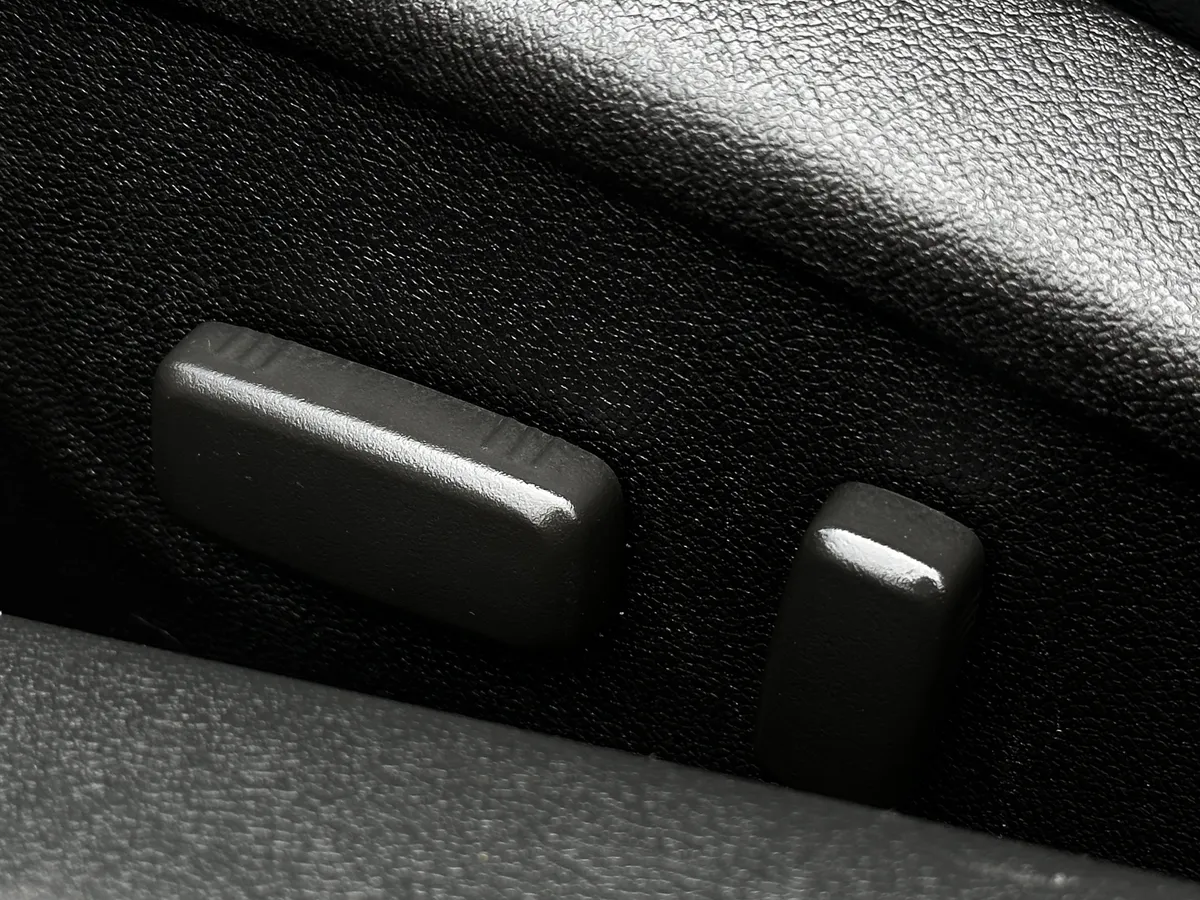 2014 Chevrolet Camaro LT thumbnail 15